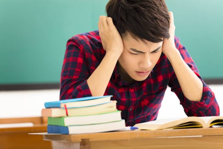 How To Overcome distractions when It’s Time to Study